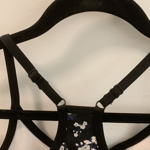 Victoria's Secret , Pink , Ultimate Sports Bra. Extra Small - Picture 4 of 6